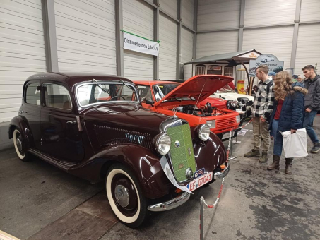 Restaurierte Oldtimer der Spitzenklasse auf der OLDTEMA in Erfurt