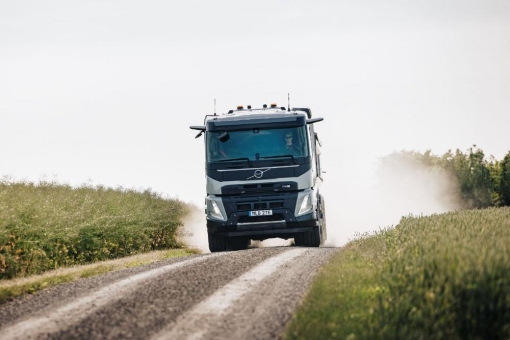 Volvo Trucks führt den Markt für schwere Lkw in Europa an