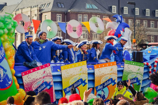 GPSoverIP-Telematik digitalisiert die Fahrzeuge beim Kölner Rosenmontagszug